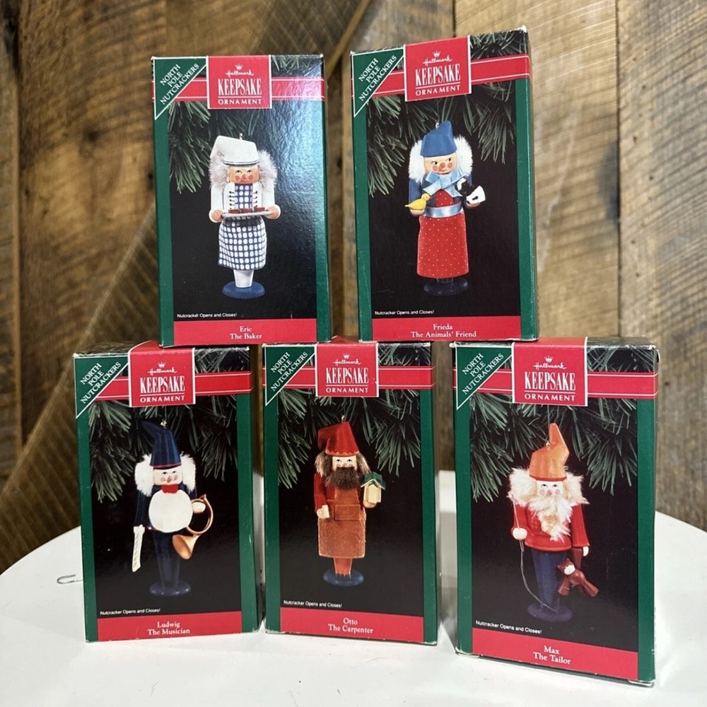 Vintage Hallmark Keepsake Ornaments 1992 North Pole Nutcrackers Set Of 5